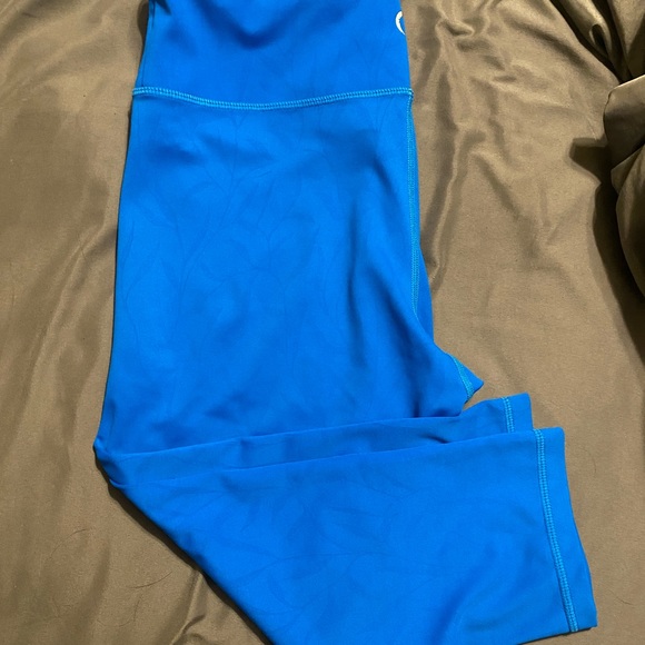 Zyia Active leggings the leopard are size 8-10 the rest are 12 - Picture 6 of 11